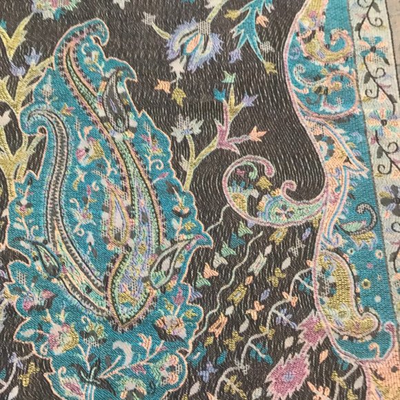 Beautiful Cashmere Pashmina wrap large size 68" length x 26" width - Picture 2 of 4